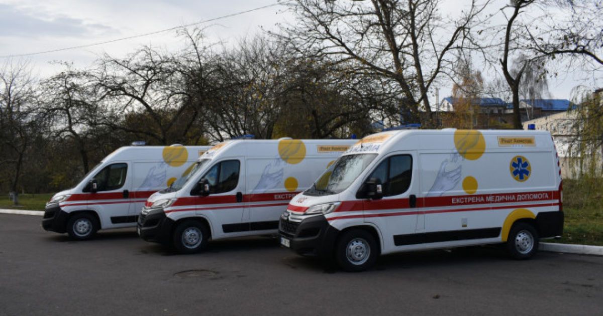 Волынские больницы получили восемь новых автомобилей скорой помощи