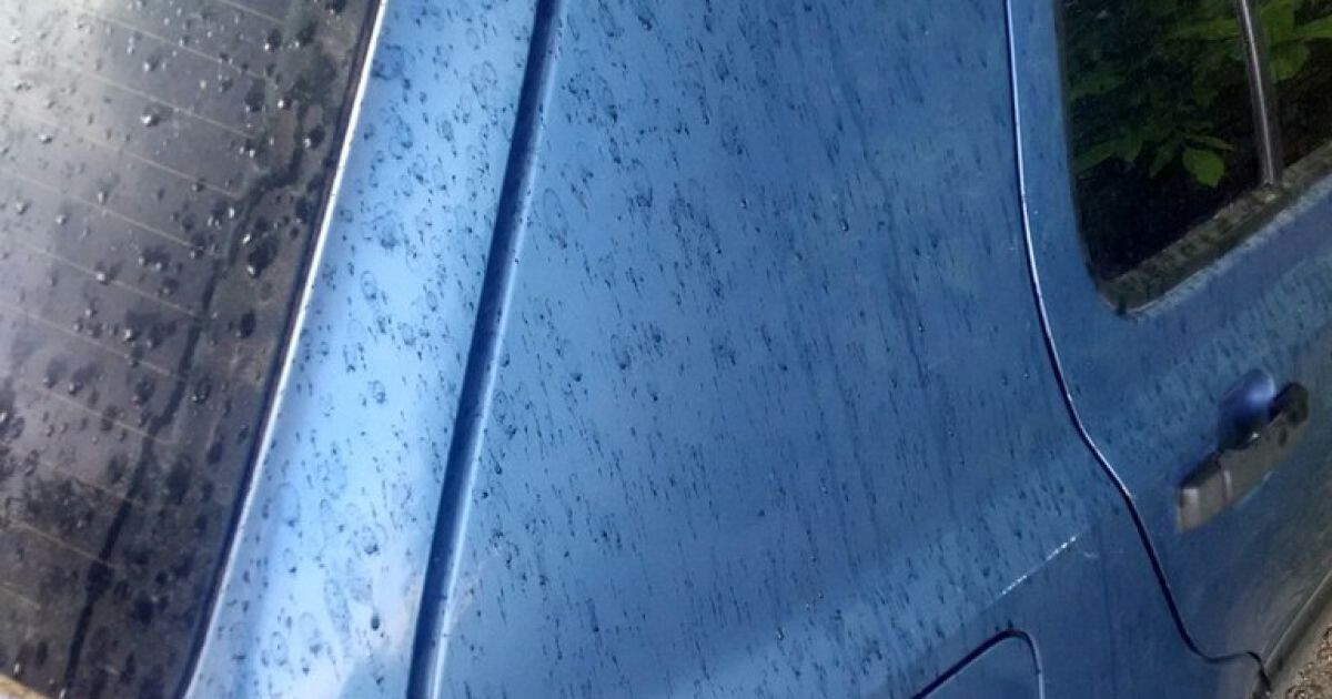 Пользователи социальных сетей начинают паниковать через "черный дождь"