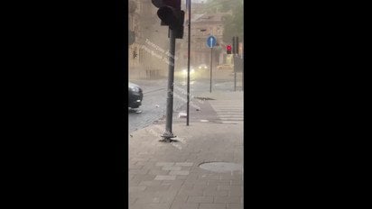 У Львові "апокаліпсис": почався дуже сильна буря У Львові "апокаліпсис": почався дуже сильна буря