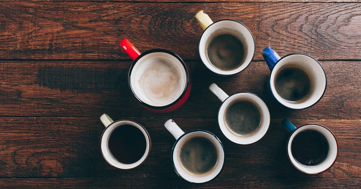 Відмити чашки від чайного нальоту можна за допомогою соди