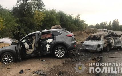 Жуткое ДТП под Запорожьем: два человека погибли в горящем авто, четверо пострадали