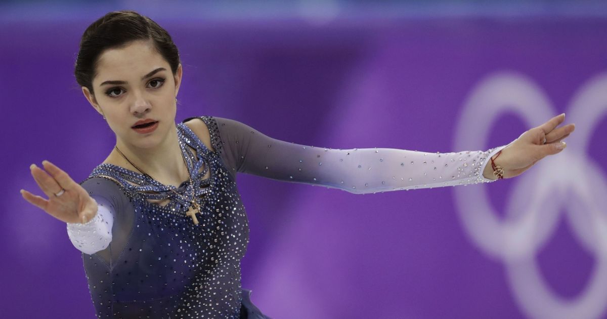Робот хотів відібрати їжу: російська фігуристка потрапила у курйозну ситуацію на Олімпіаді-2022 (відео)