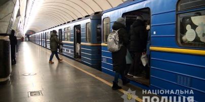 В Киеве в метро женщина пыталась похитить чужого ребенка
