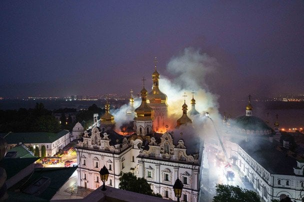 Наслідки російської атаки на Києво-Печерську Лавру / © Associated Press