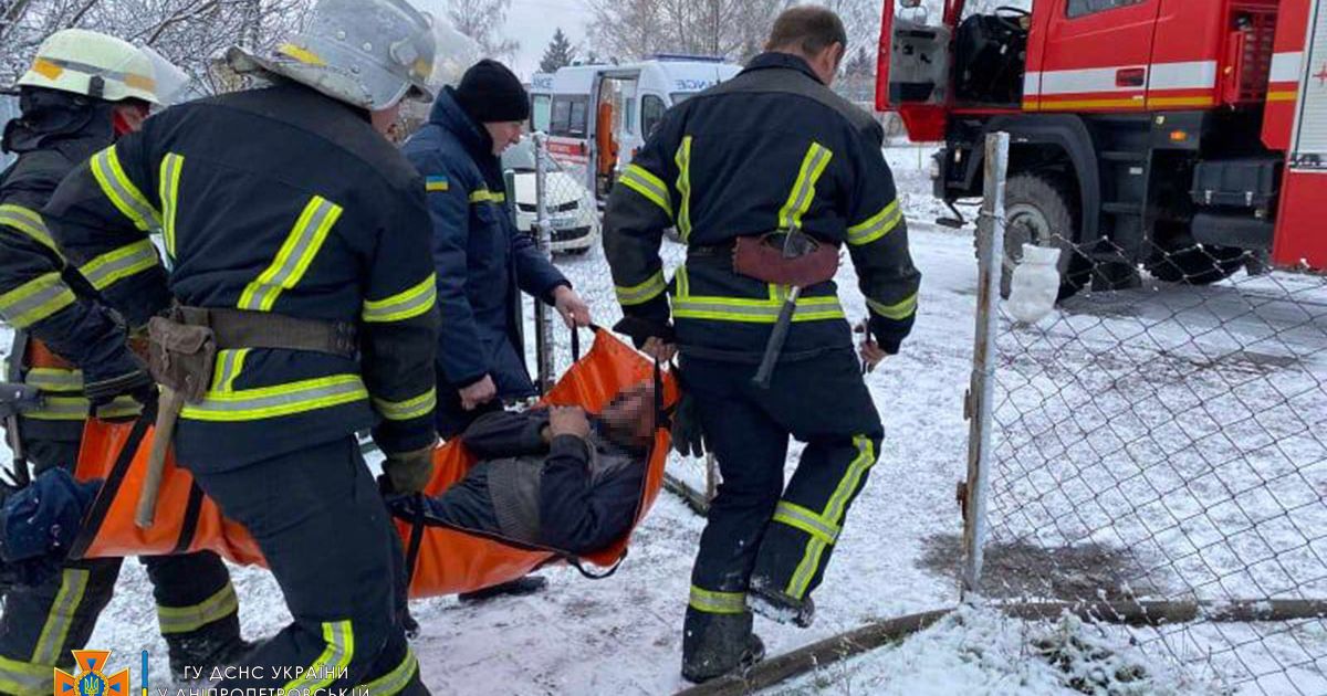 На Днепропетровщине во время пожара погибла женщина, еще одного человека едва успели вывести из огня