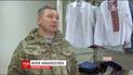 Військовий у Дніпрі відкрив крамницю, де можна безкоштовно взяти одяг