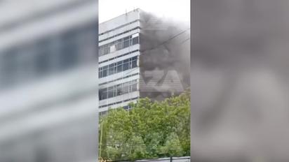 Под Москвой горит предприятие НИИ "Платан" – внутри заблокированы люди