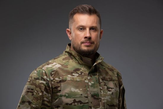 Такого не робила ще жодна армія в історії: засновник полку "Азов" розповів деталі авіапрориву блокади Маріуполя