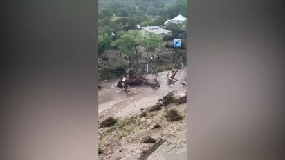 В Техасе бурлит страшное наводнение, унесшее жизни уже более 100 человек