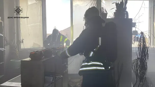 В офисе в Ивано-Франковске взорвалась зарядная станция: есть пострадавшие (фото, видео)