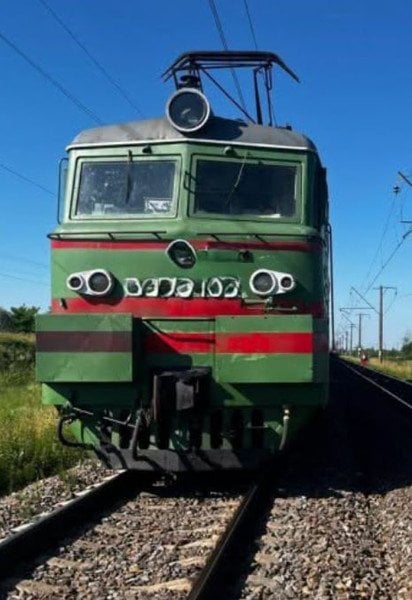 Чоловік потрапив під поїзд