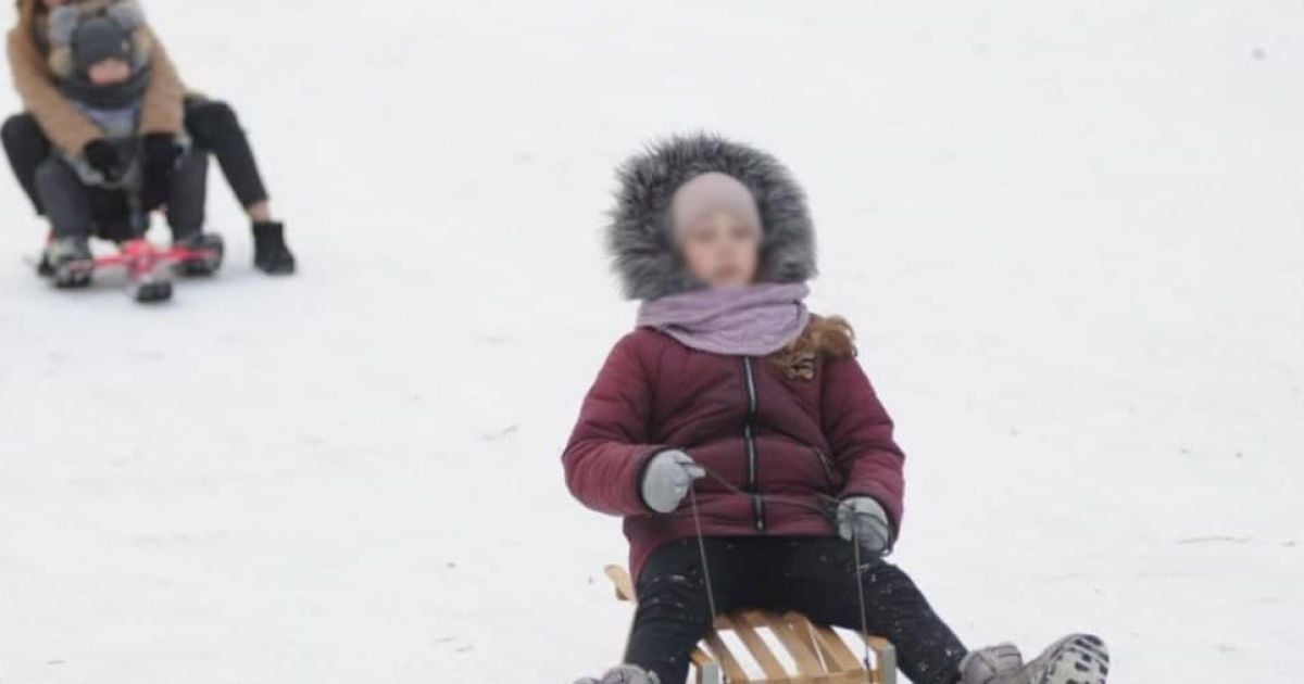 Дитина в комі: у Харкові дівчинка серйозно травмувалась, з'їжджаючи з гірки