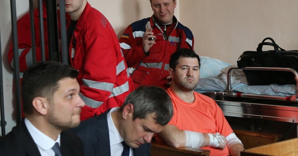 Вы мне что-то вкололи в руку: Насиров уверяет, что не позволял врачам говорить о своем здоровье