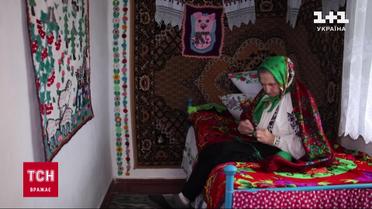 Вывязывает победу: уникальные картины 82-летней Марии Манько