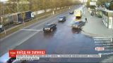 В Житомире легковушка въехала в остановку общественного транспорта и сбила человека