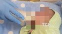 Младенца оставили прямо в сумке на улице