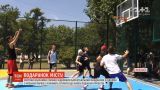 Жители Николаева собственными силами восстановили баскетбольную площадку в одном из городских парков