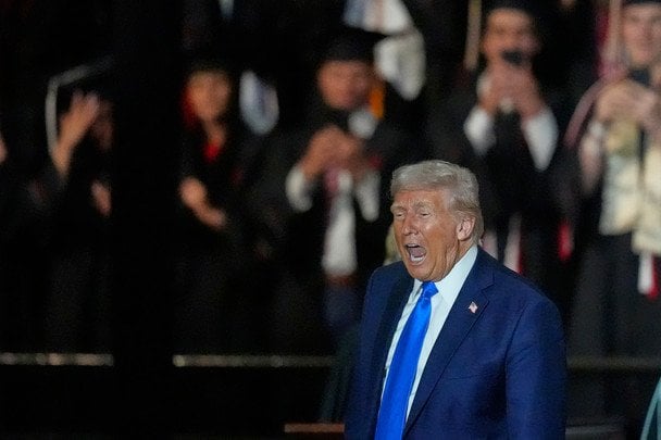 Трамп становится воинственным по отношению к РФ: The Telegraph объяснил, при чем здесь увольнение Волтца