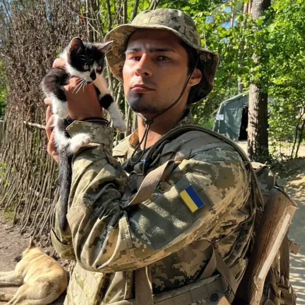Известный украинский певец заявил о завершении военных учений: "Боялся потерять себя"