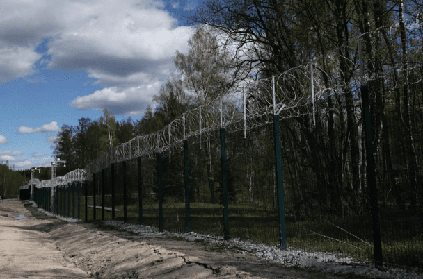Фінляндія збудувала перші 35 км стіни на кордоні з Росією: до чого готуються