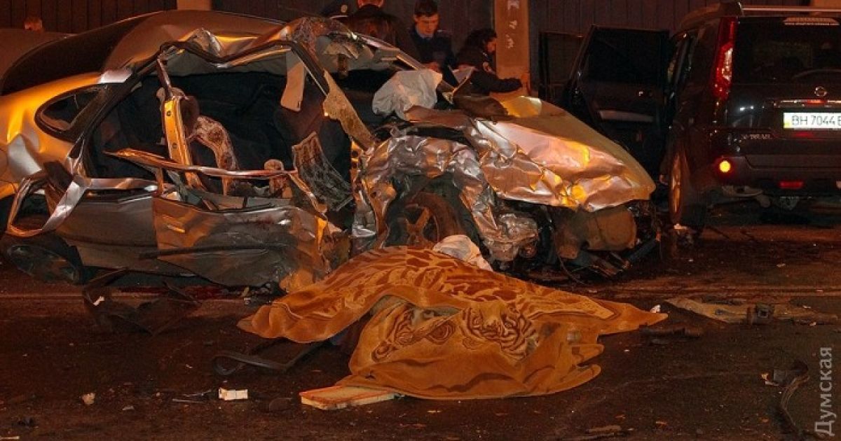 В Одесі сталася аварія, в якій загинули шестеро людей. / © Думская