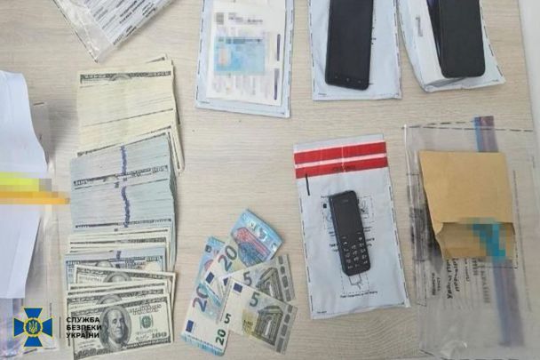 Затримано агентів ФСБ, які готували підпали в Україні та ЄС / Фото: СБУ та Нацполіція