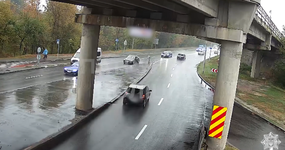 П'яний водій гнав по Броварському проспекту в Києві