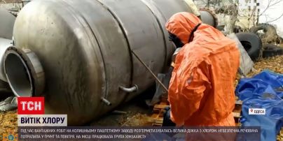 Новости Одессы: на бывшем паштетном заводе произошла разгерметизация 800-литровой бочки с хлором