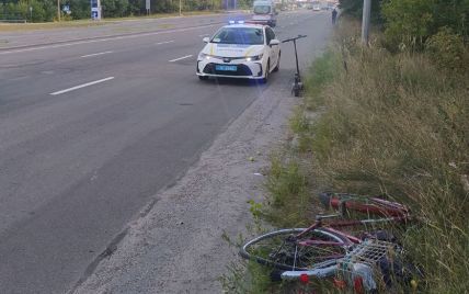 У Києві чоловік на електросамокаті протаранив велосипедиста