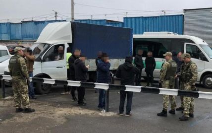 Рейд по рынку "7-й километр": в Одессе пограничники задержали 28 нелегалов