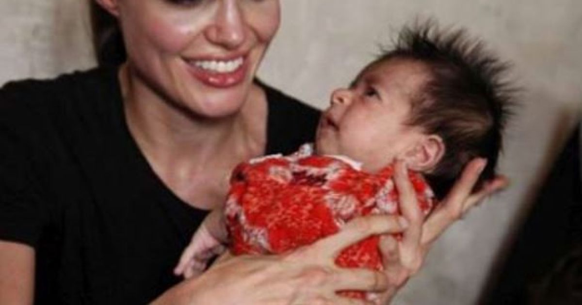 Анджелина Джоли