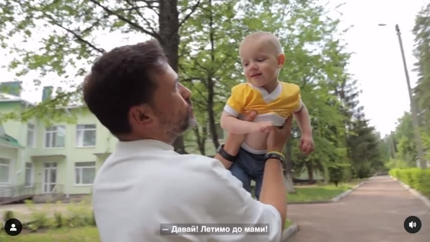 Тимур Мирошниченко с названным сыном / © 