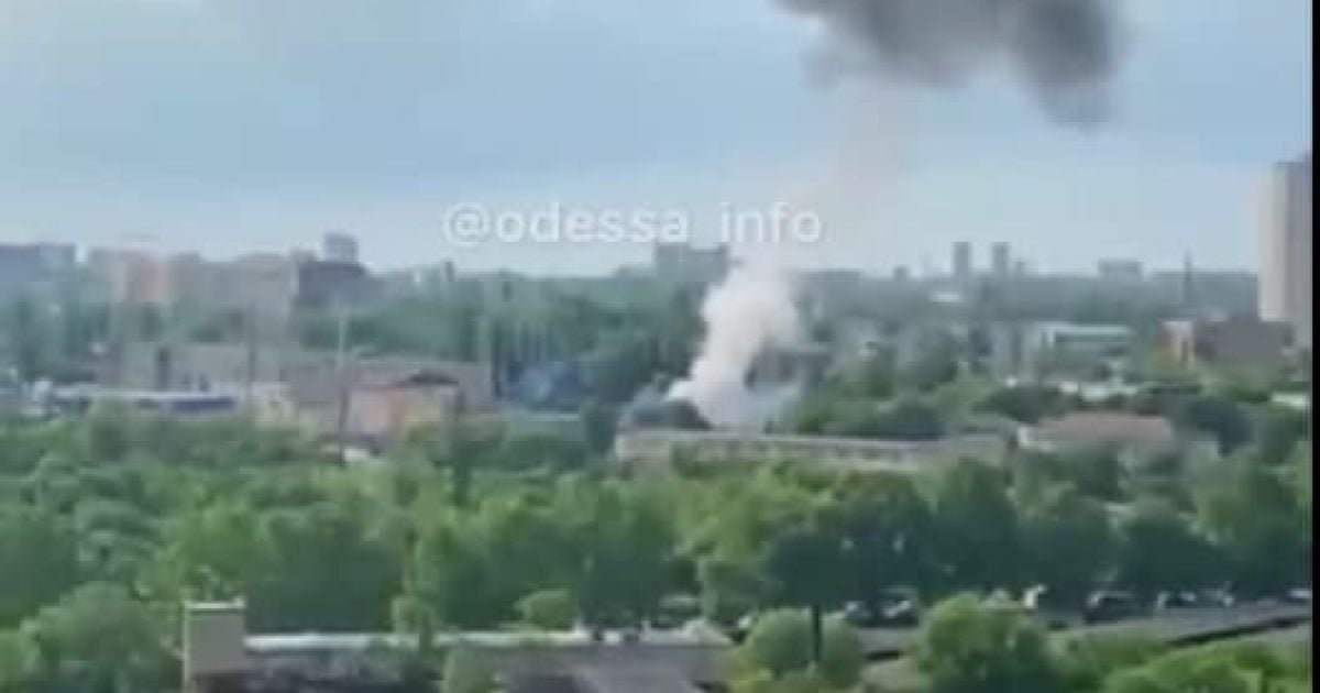 У Одесі на електропідстанції стався вибух: без світла і води залишилися 3 райони