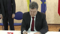 Президент Украины сказал "Шарли - это я!"