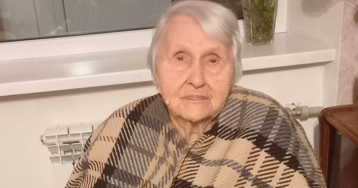 В Одесі 104-річна жінка, яка зібралася до Польщі, отримала щеплення від COVID-19
