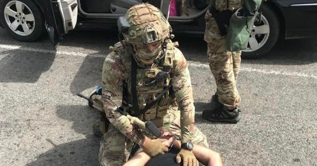 У Києві перекрили масштабний канал збуту зброї, вибухівки та боєприпасів (фото)