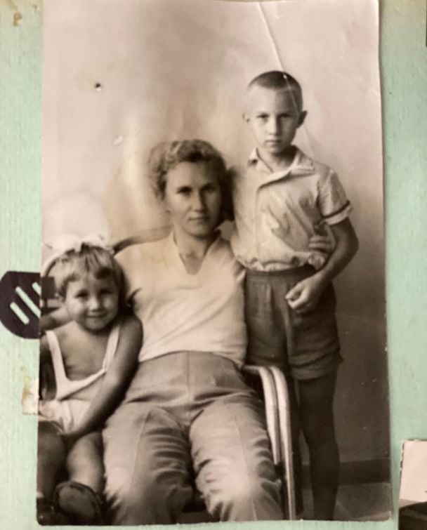 Тато Камалії в дитинстві / © instagram.com/kamaliyaofficial