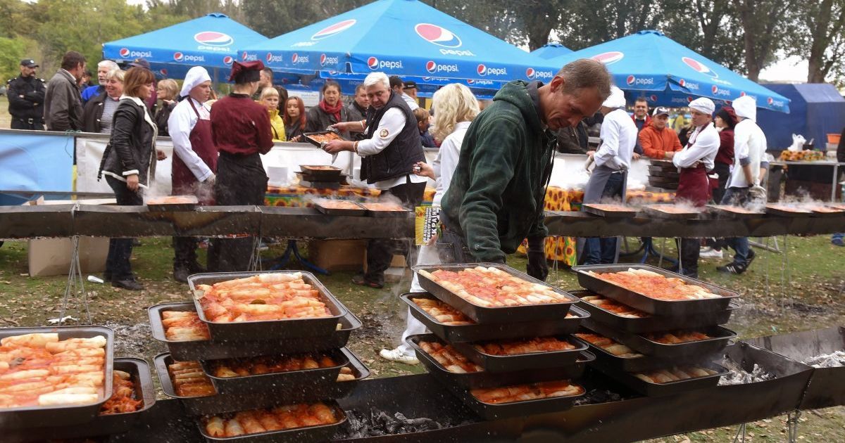 У Запоріжжі приготували 4 тисячі голубців_5 / © УНІАН
