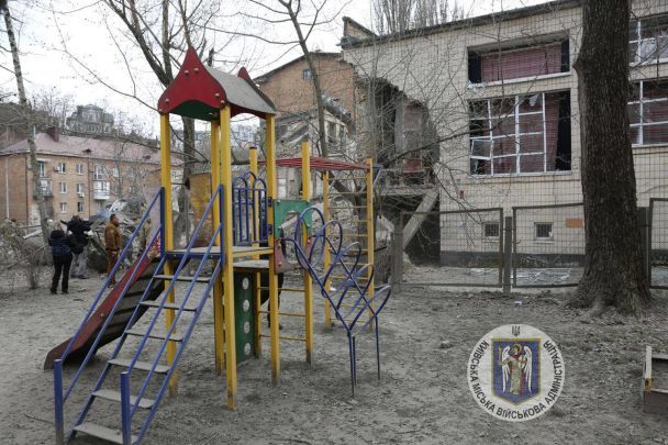 Разрушение в Киеве в результате ракетной атаки 25 марта / © Киевская городская военная администрация.