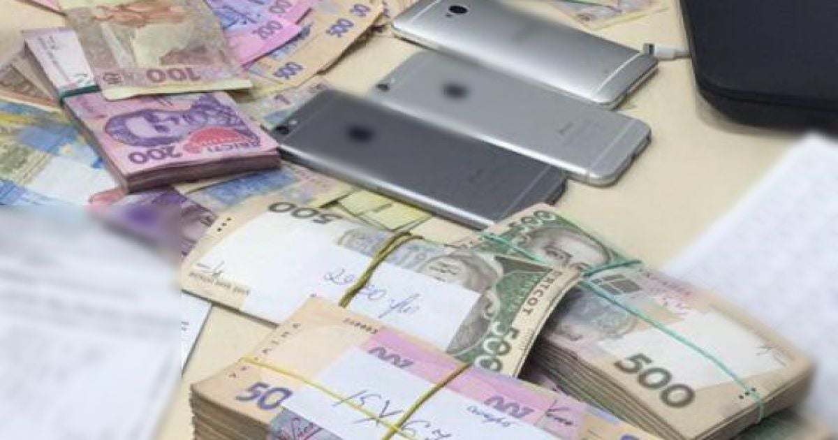У руководителей скандального банка "Михайловский" изъяли золото, валюту и скрытую документацию