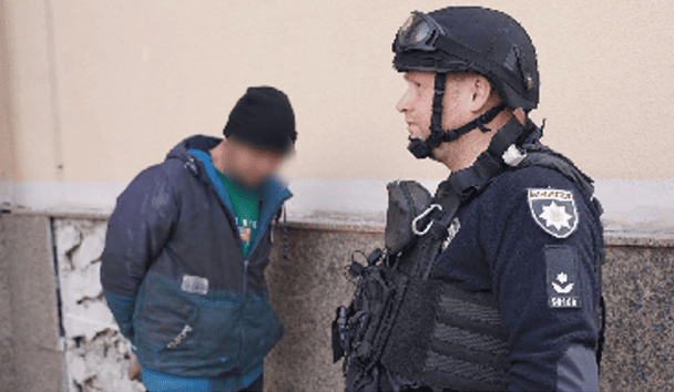 Мужчина воспользовался беспомощным состоянием пострадавшего от ракетного удара: что он сделал
