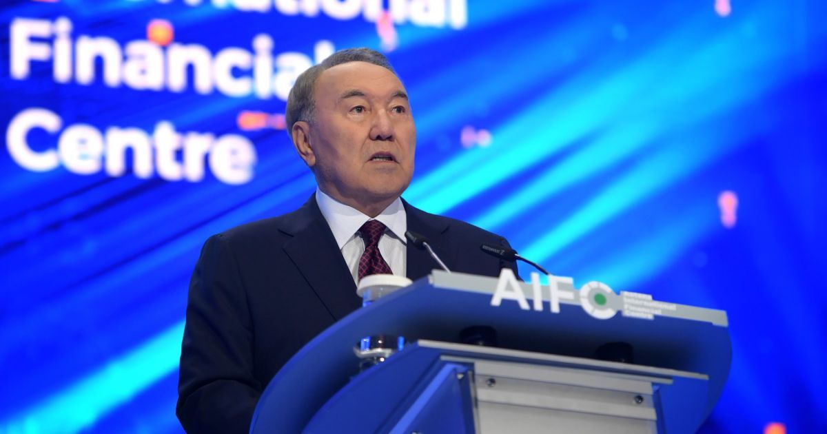 Назарбаева лишили пожизненного председательства в Совбезе Казахстана