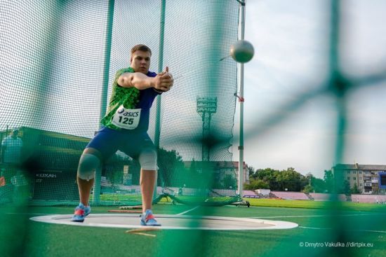 Переписав історію: український метальник молота з фантастичним рекордом виграв змагання в Угорщині
