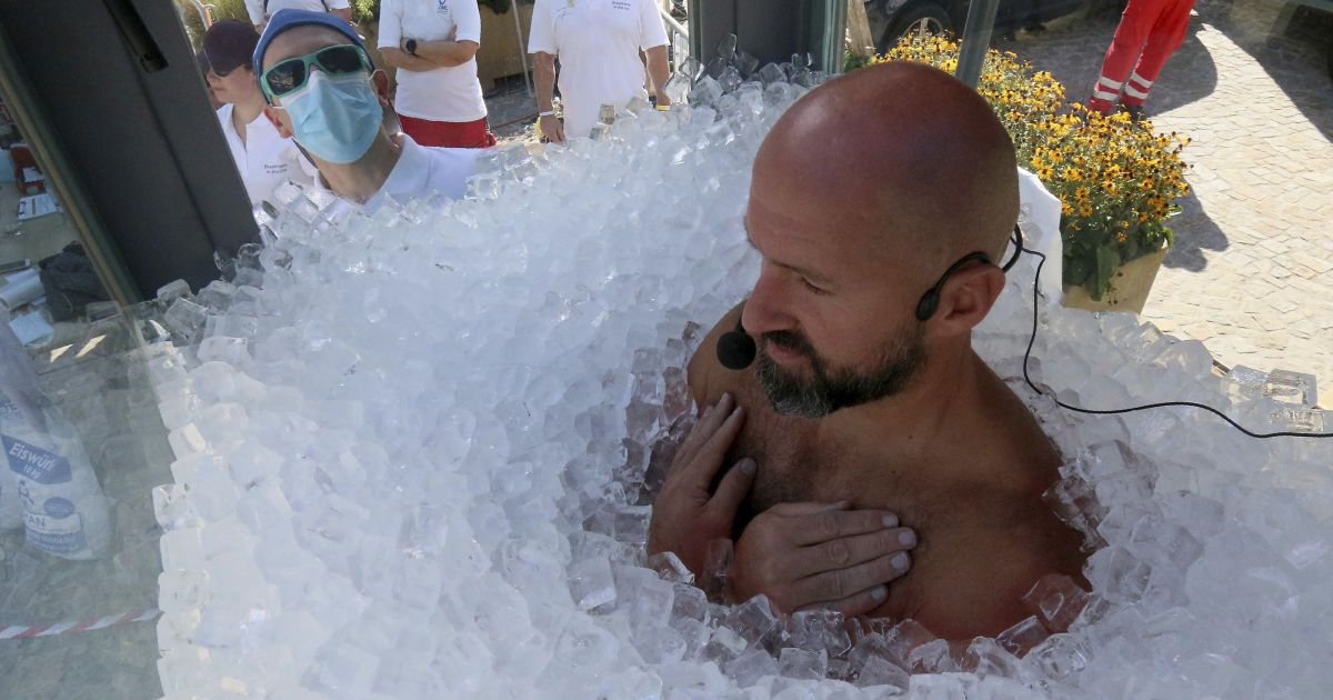Австрієць провів 2,5 години в льоді і побив світовий рекорд_2 / © Associated Press