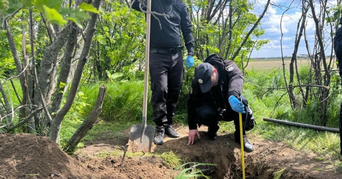 На Одещині заживо закопали чоловіка. ФОТО: ГУНП в Одеській області