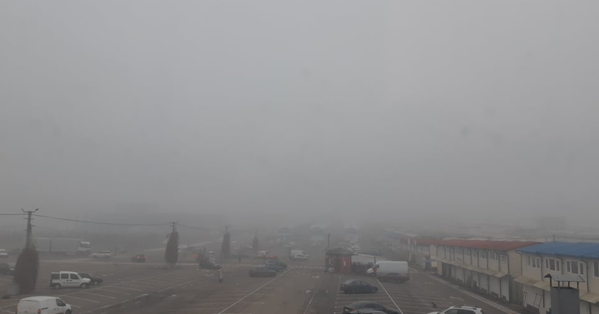 Одессу накрыл густой туман: появилось видео