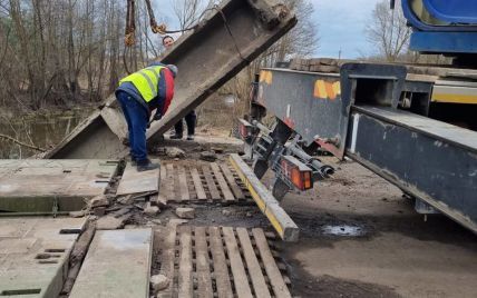 На Чернігівщині будівельники ремонтують зруйновані мости: де проводяться роботи