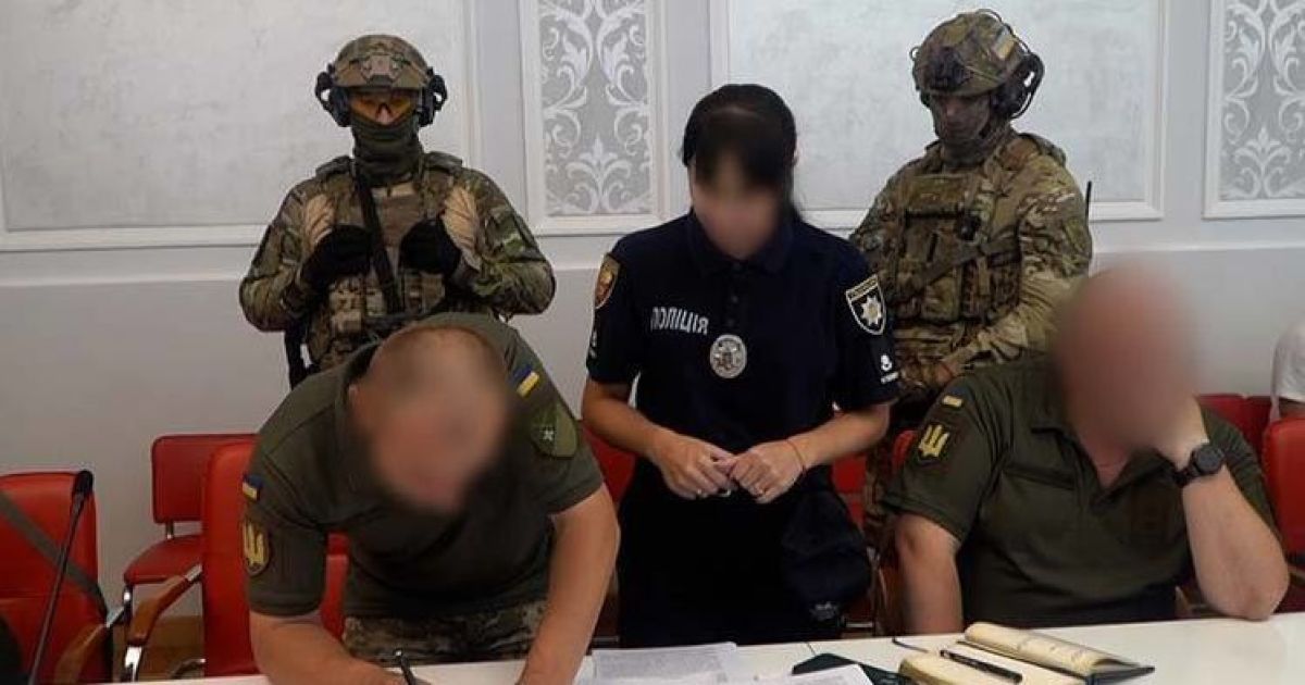 На Тернопільщині "банда" з ТЦК "заробляла" до 150 тисяч доларів на місяць