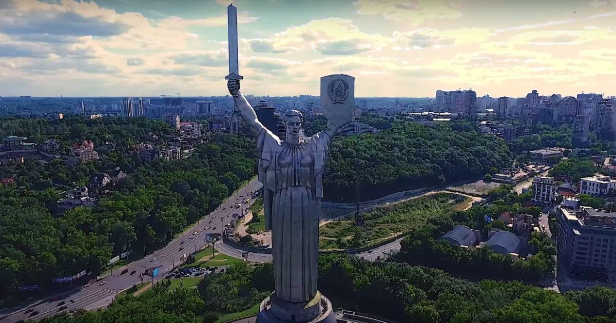 З'явилось нове захопливе відео Києва з висоти пташиного польоту