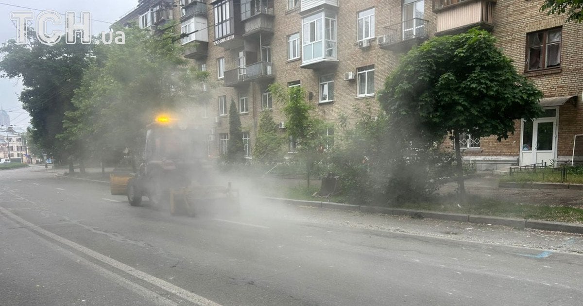 Коммунальщики ликвидируют последствия